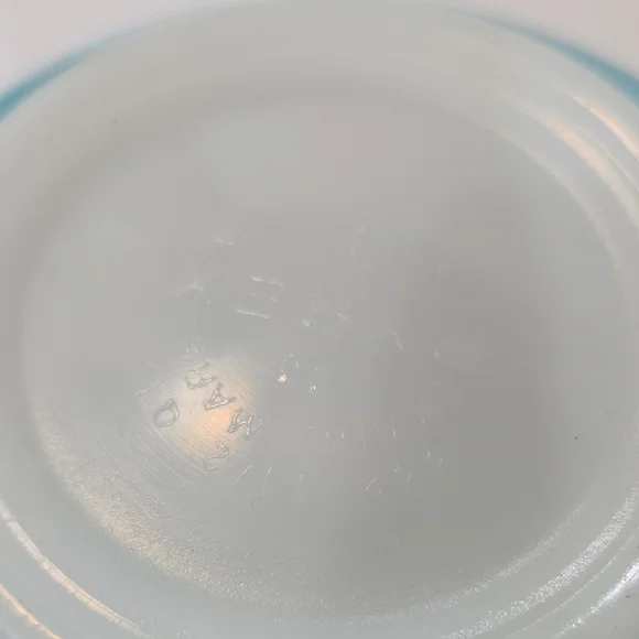 Pyrex Vintage Amish Butterprint 1.5 Qt Mixing Bowl.  EUC #442 - Picture 3 of 5